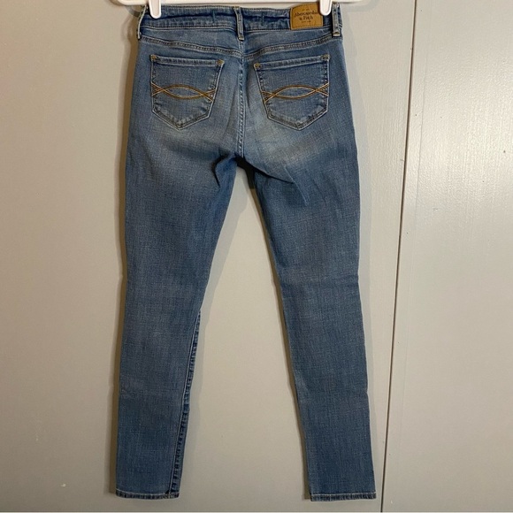 ABERCROMBIE & FITCH Light Blue Jeans Size 0 - Picture 2 of 9